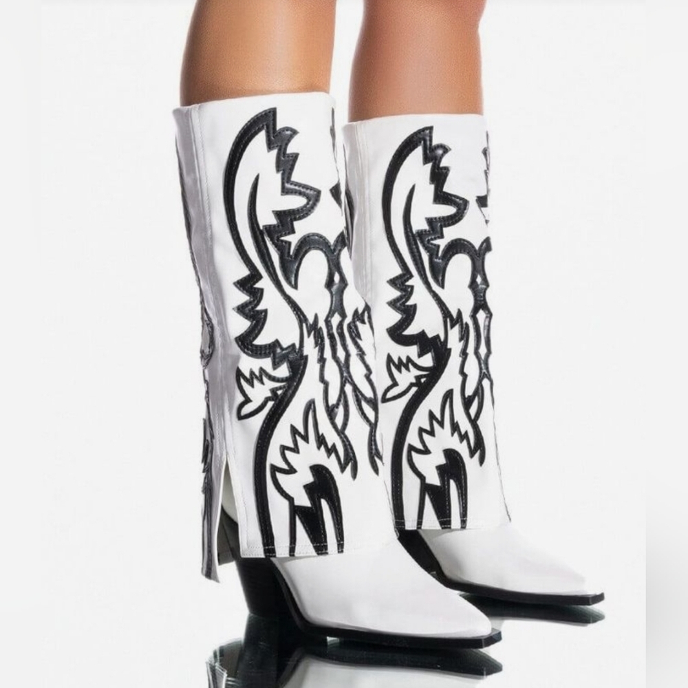 AKIRA-AZALEA WANG SIMPLY BELOW THE KNEE WESTERN BOOTIE IN WHITE BLACK-Size 8-NEW